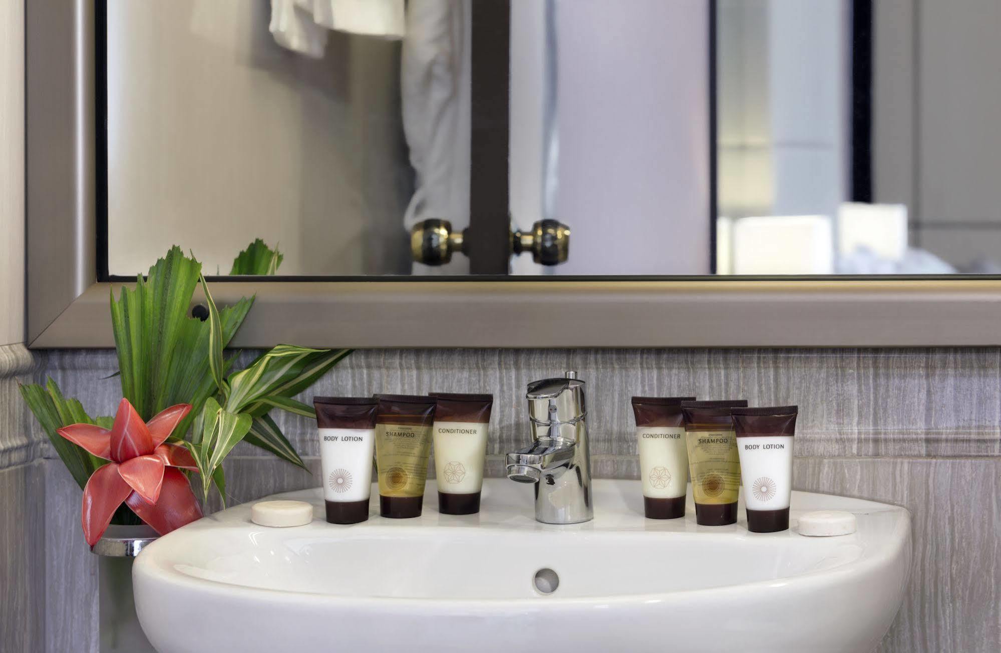 Bravia Hotel Ouagadougou Dış mekan fotoğraf
