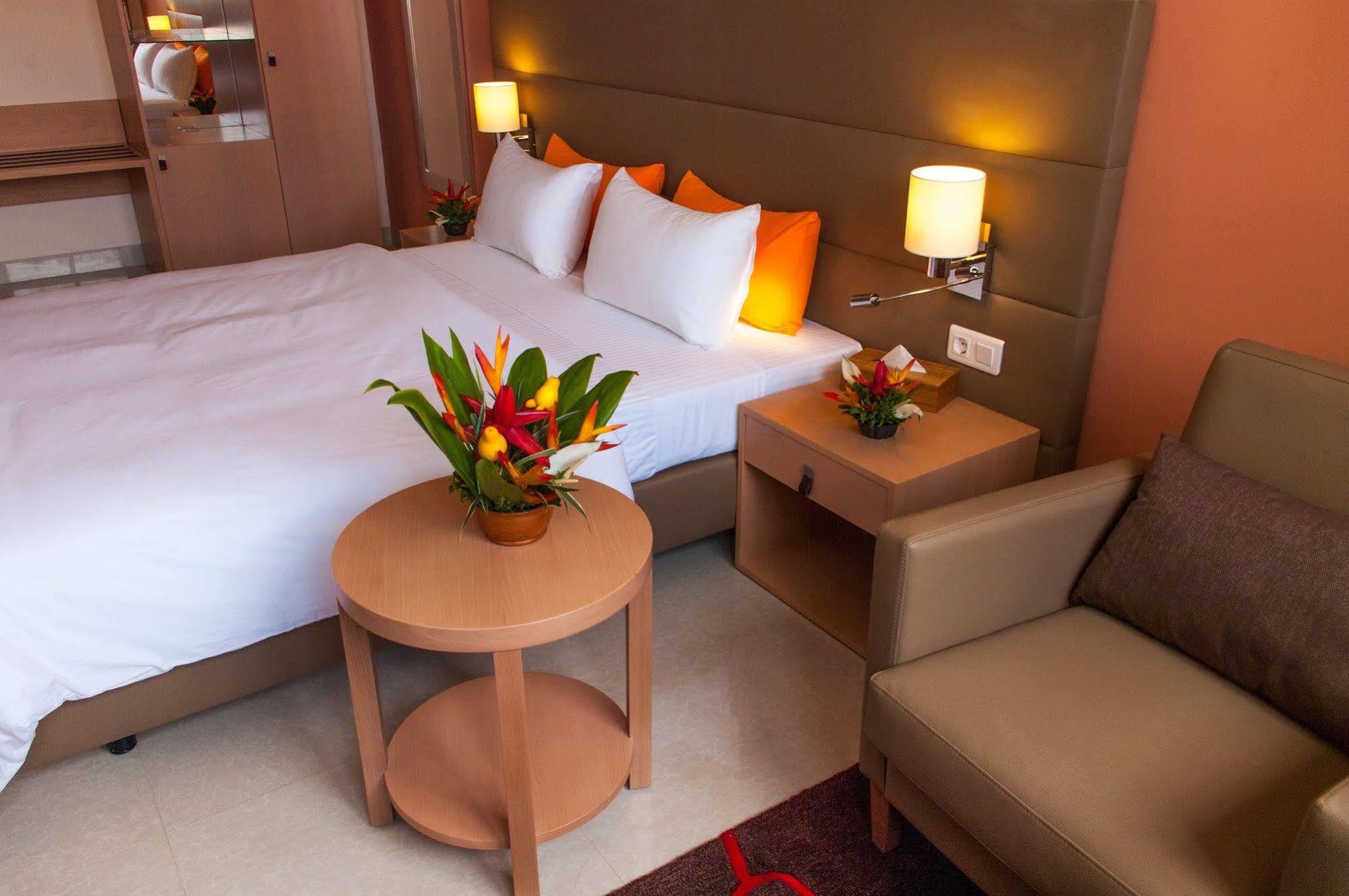 Bravia Hotel Ouagadougou Dış mekan fotoğraf